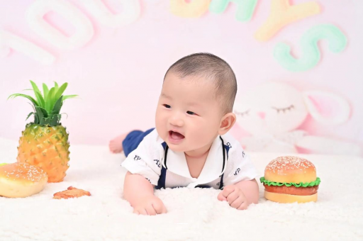 赵县八个月宝宝打嗝